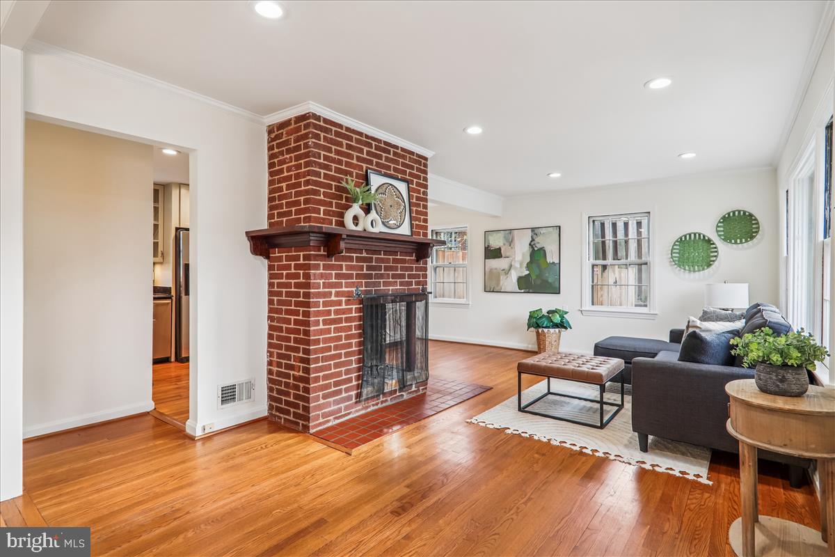 941 N MCKINLEY ROAD