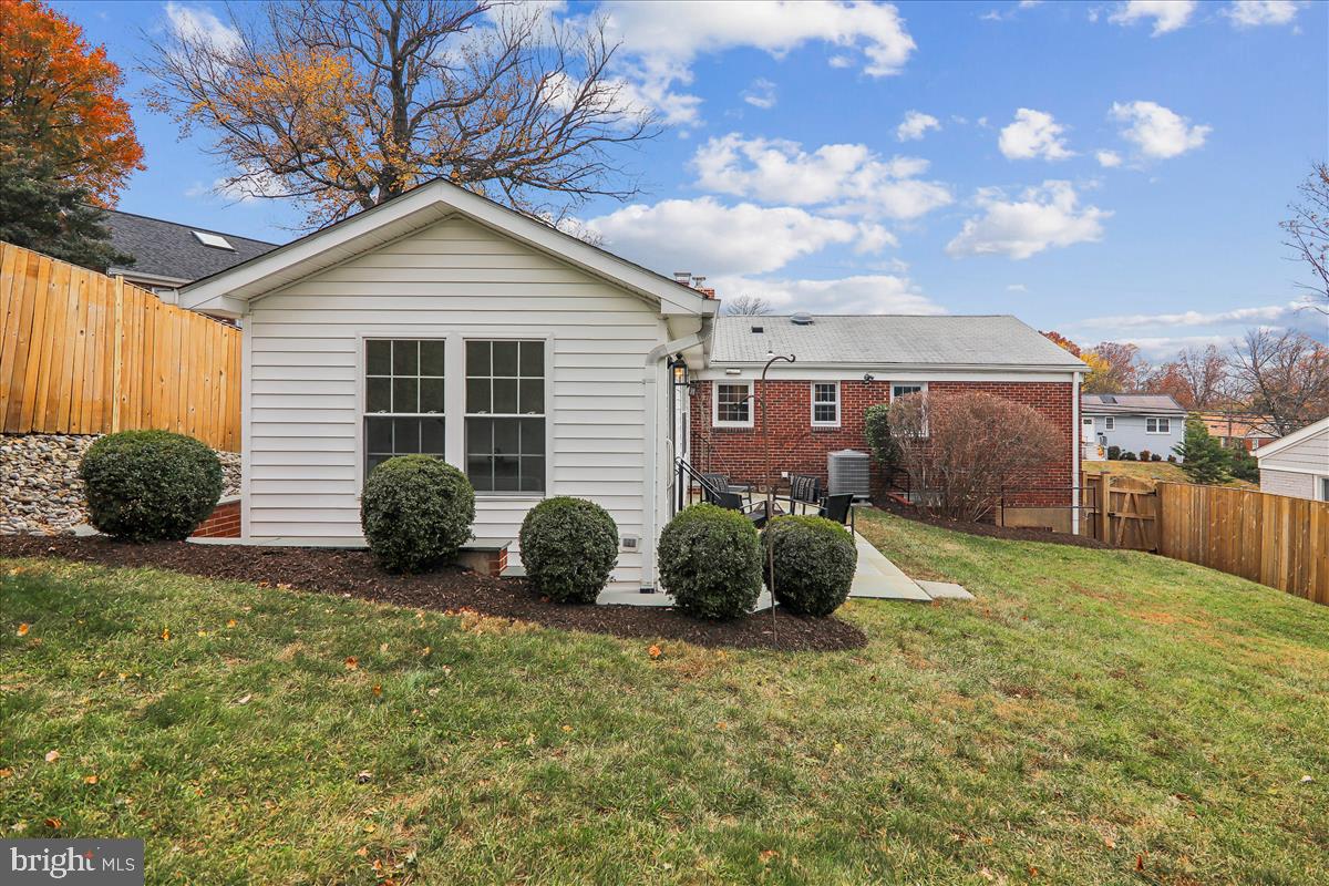 941 N MCKINLEY ROAD