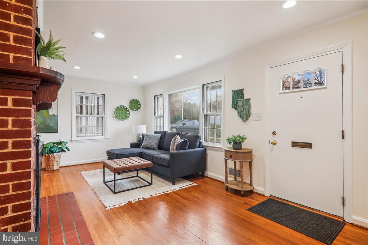 941 N MCKINLEY ROAD