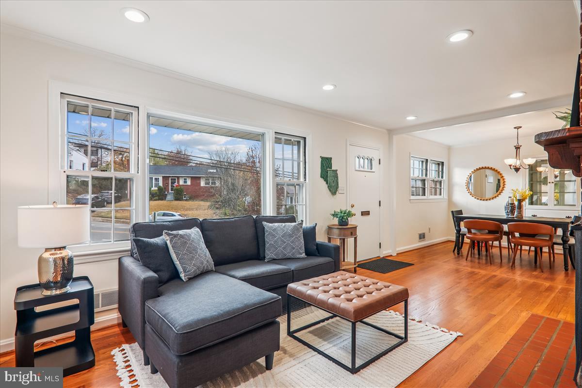 941 N MCKINLEY ROAD
