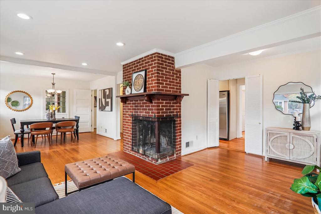 941 N MCKINLEY ROAD