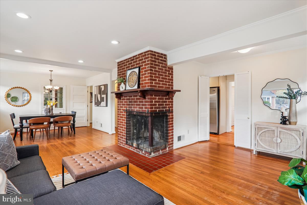 941 N MCKINLEY ROAD