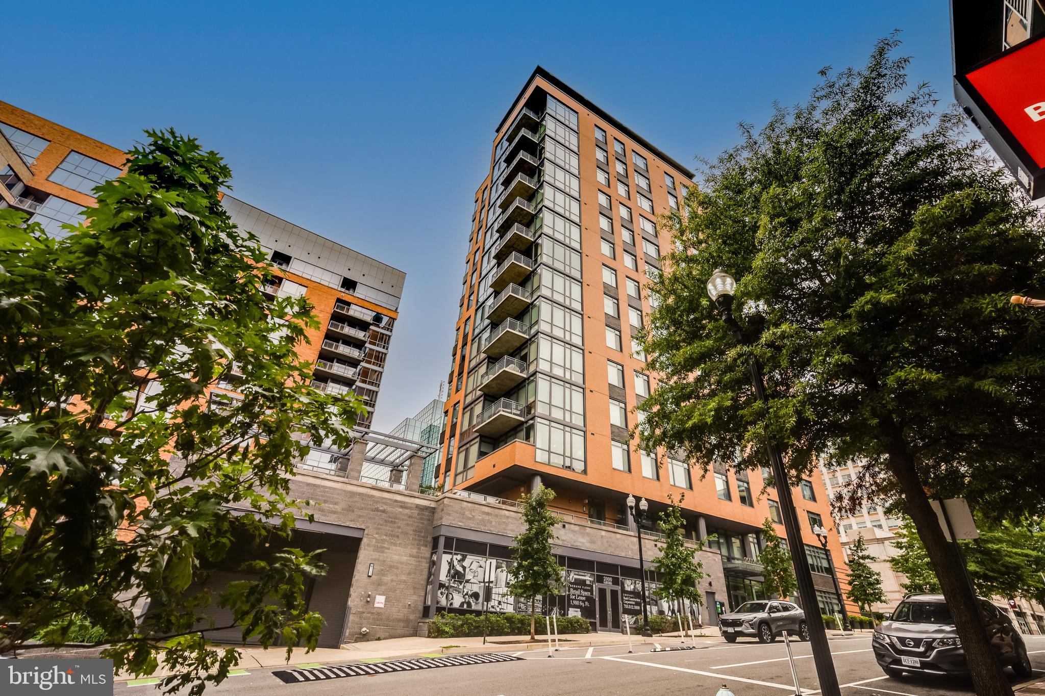 2000 CLARENDON BOULEVARD 901