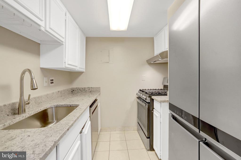 1300 ARMY NAVY DRIVE 510