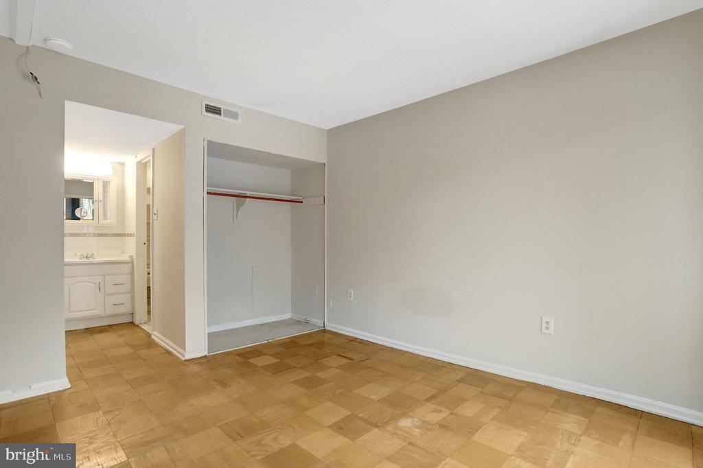 1300 ARMY NAVY DRIVE 510