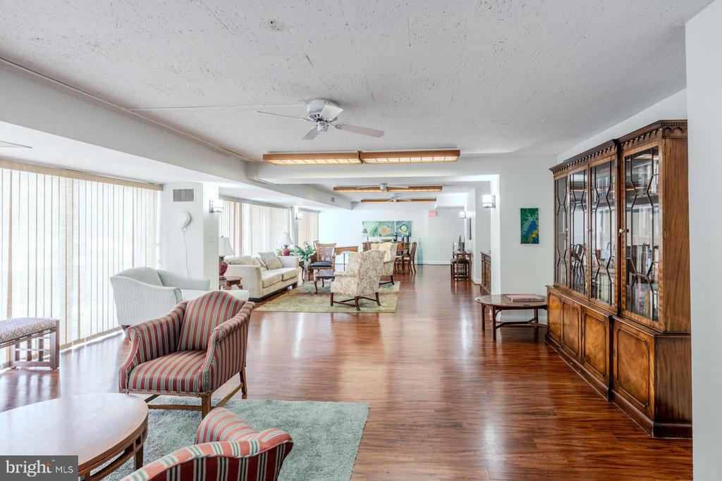 1300 ARMY NAVY DRIVE 510