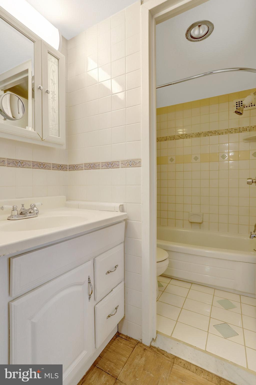 1300 ARMY NAVY DRIVE 510