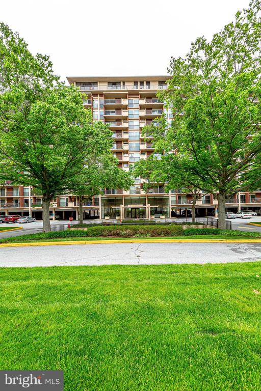 1300 ARMY NAVY DRIVE 510