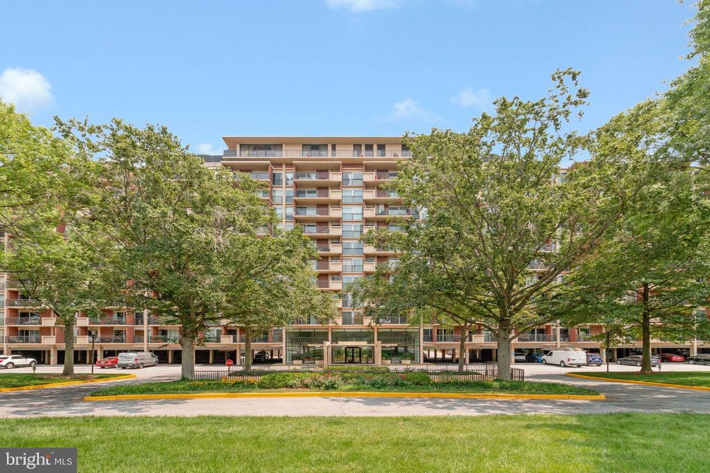1300 ARMY NAVY DRIVE 510