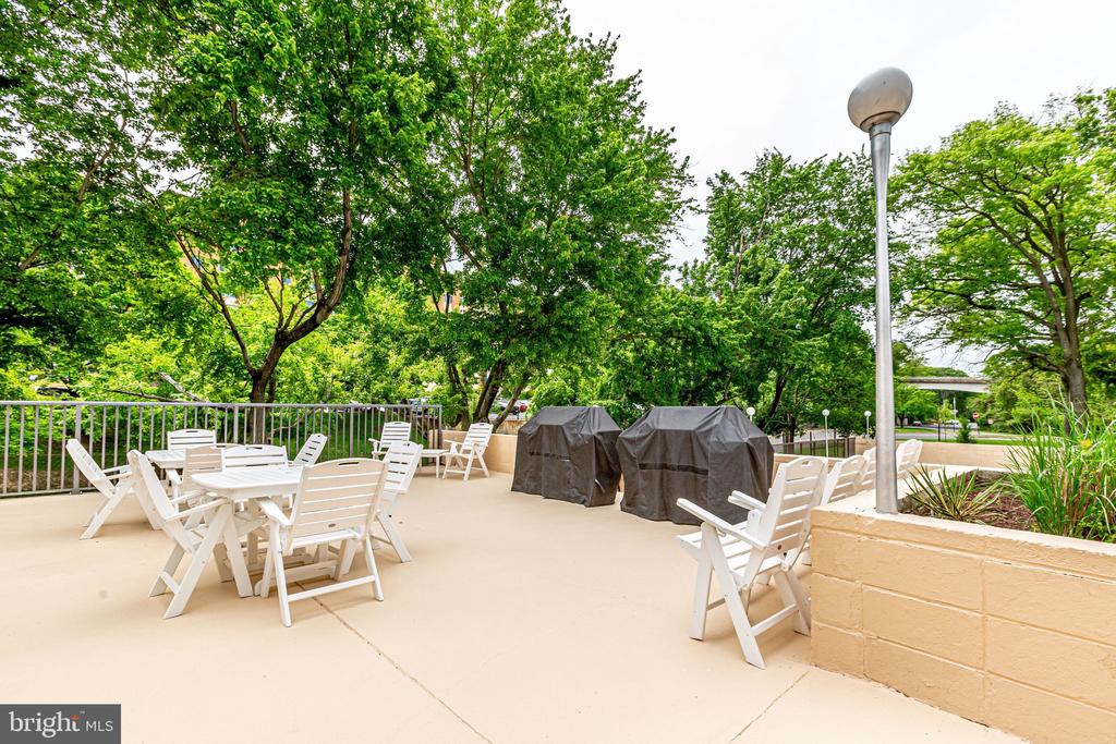 1300 ARMY NAVY DRIVE 510