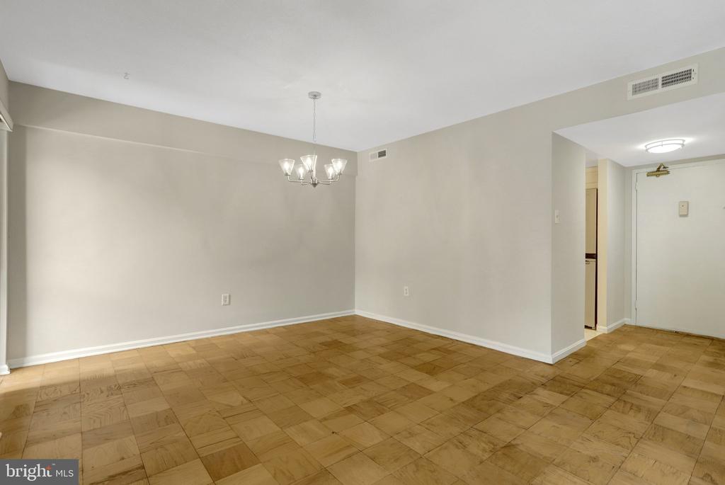 1300 ARMY NAVY DRIVE 510
