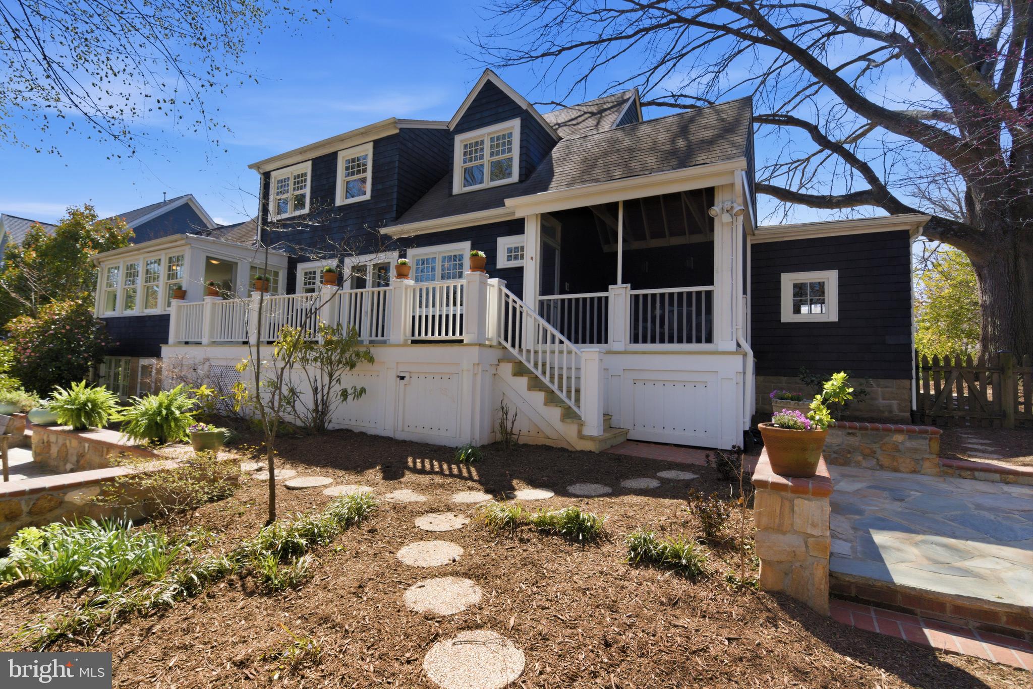 2307 N WAKEFIELD STREET