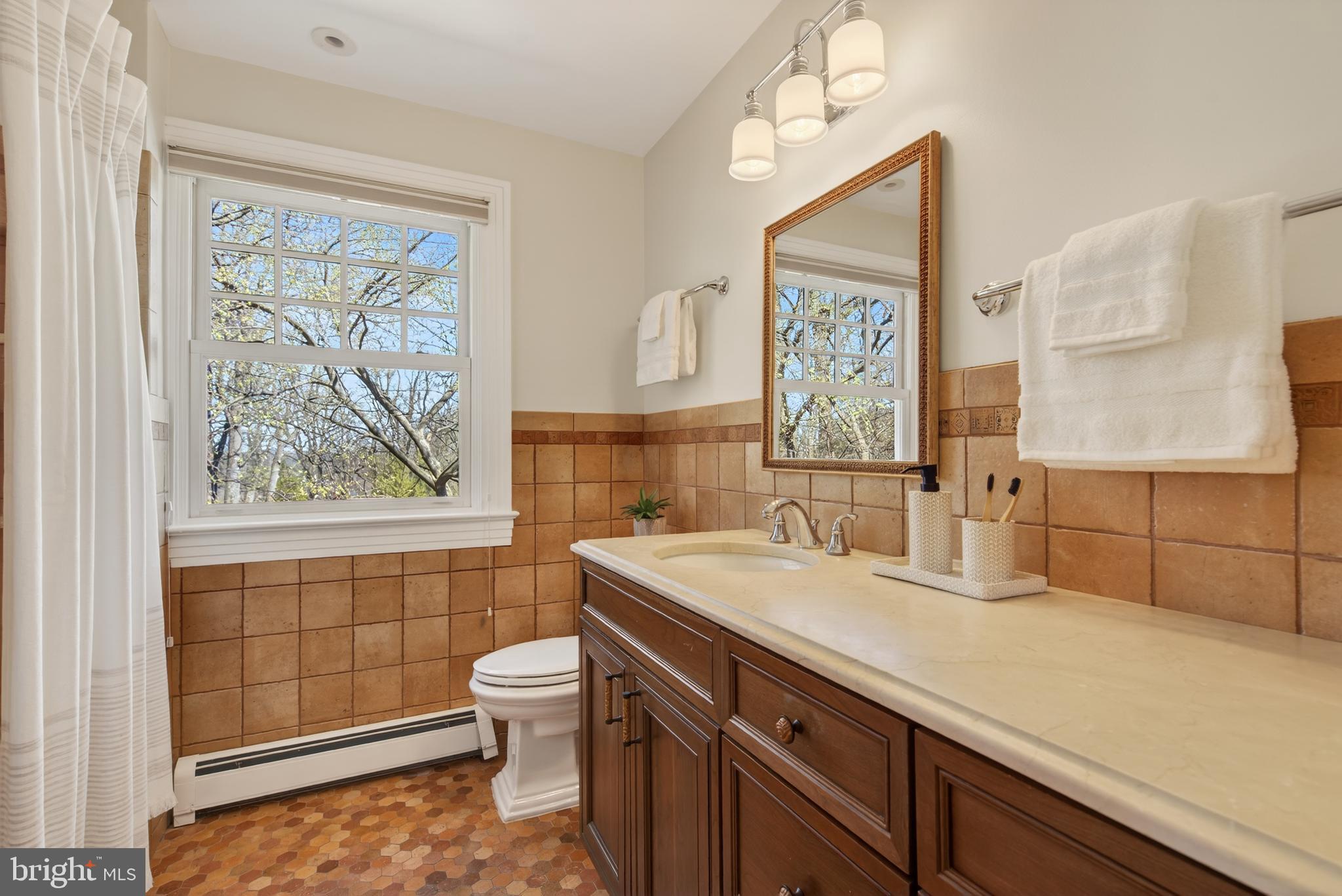 2307 N WAKEFIELD STREET