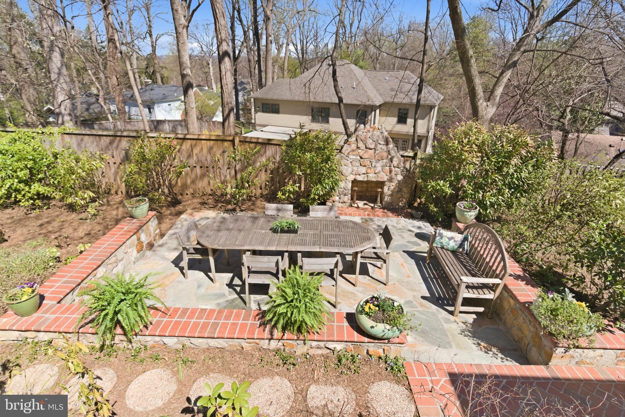 2307 N WAKEFIELD STREET