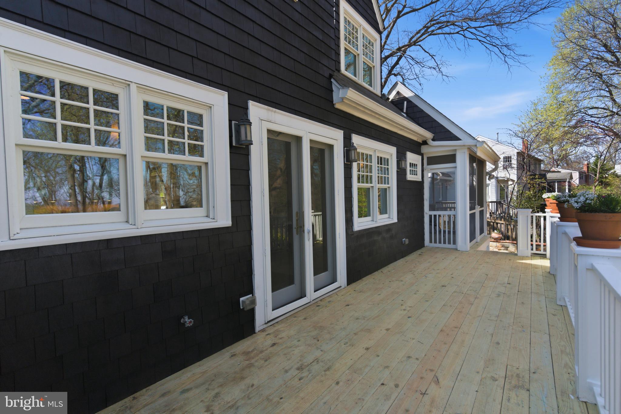 2307 N WAKEFIELD STREET