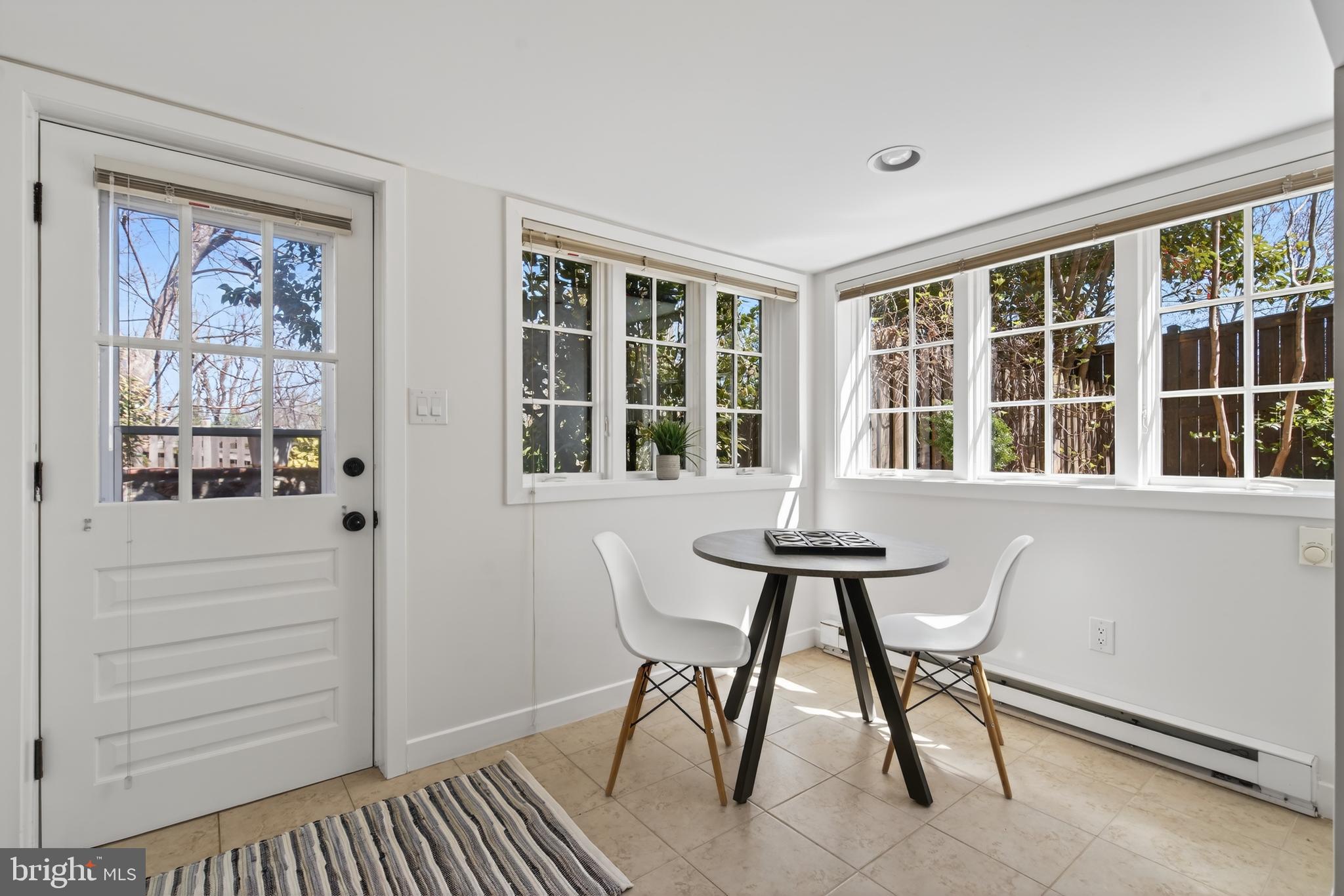 2307 N WAKEFIELD STREET