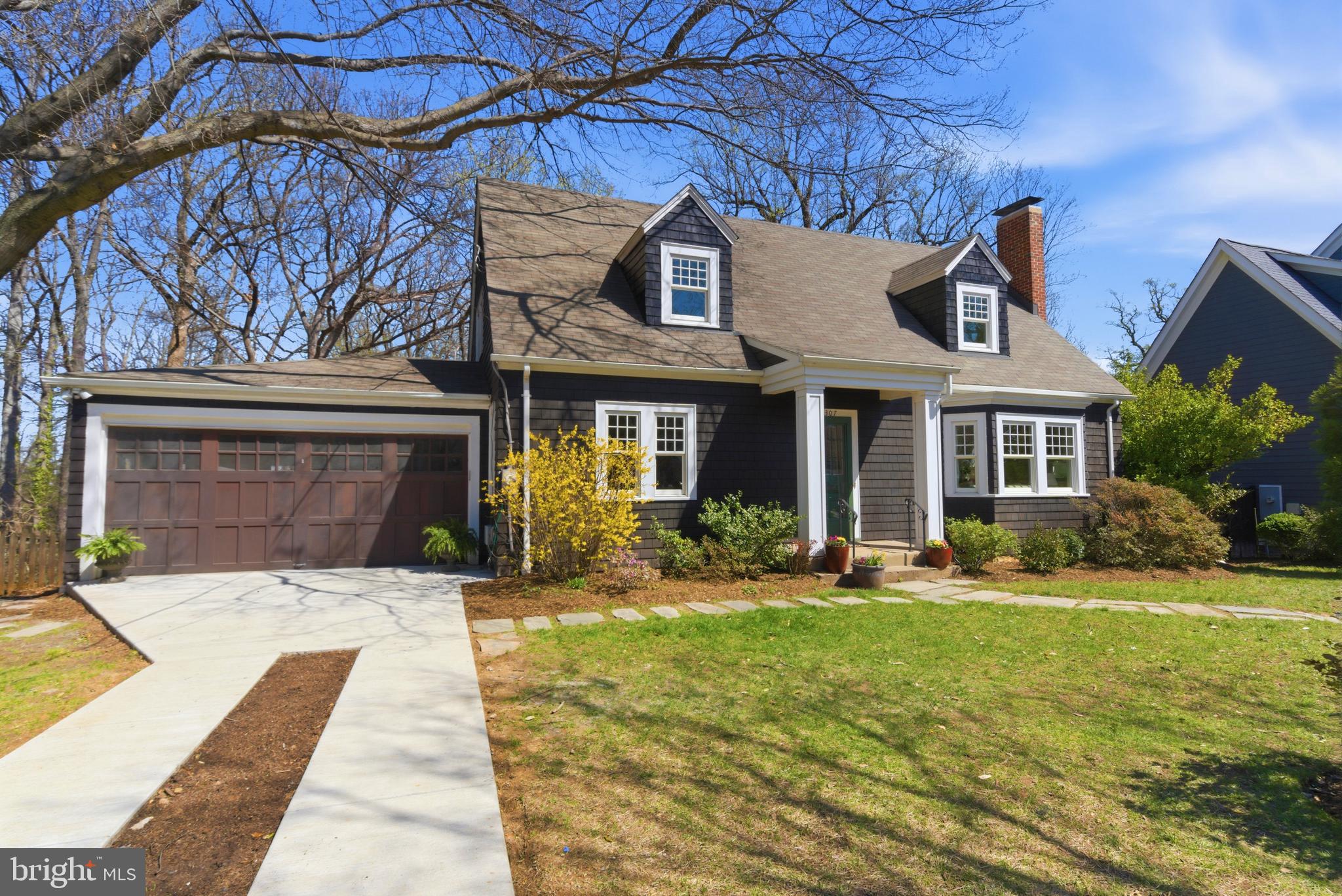 2307 N WAKEFIELD STREET