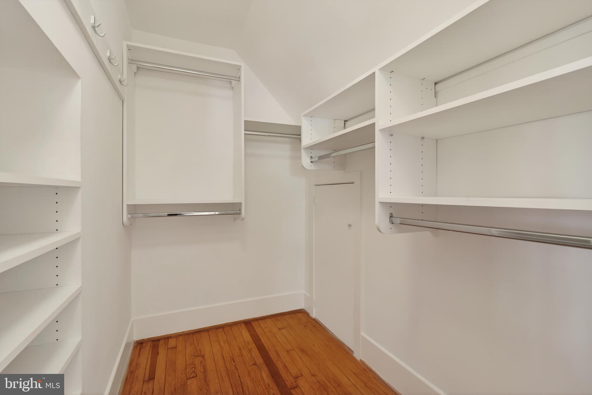 2307 N WAKEFIELD STREET