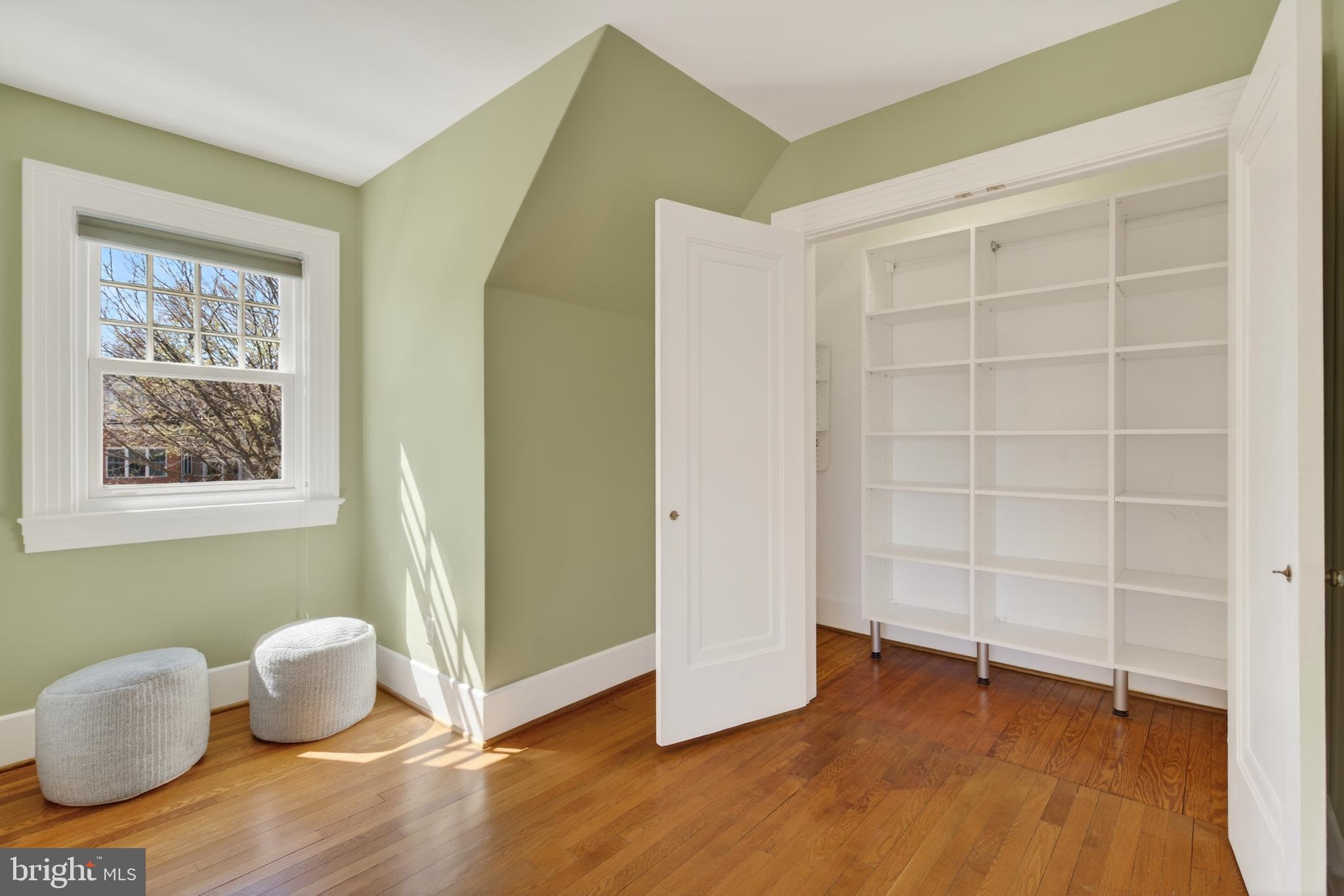 2307 N WAKEFIELD STREET