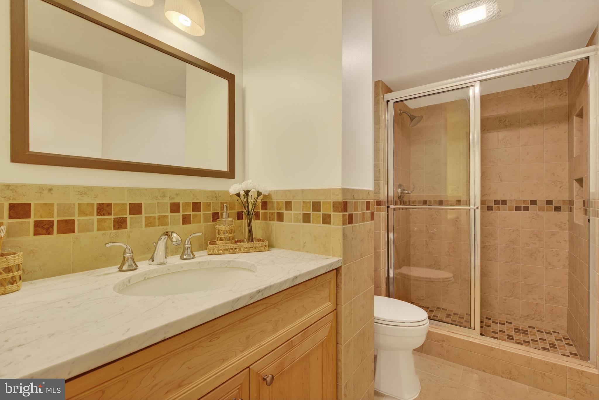 2307 N WAKEFIELD STREET