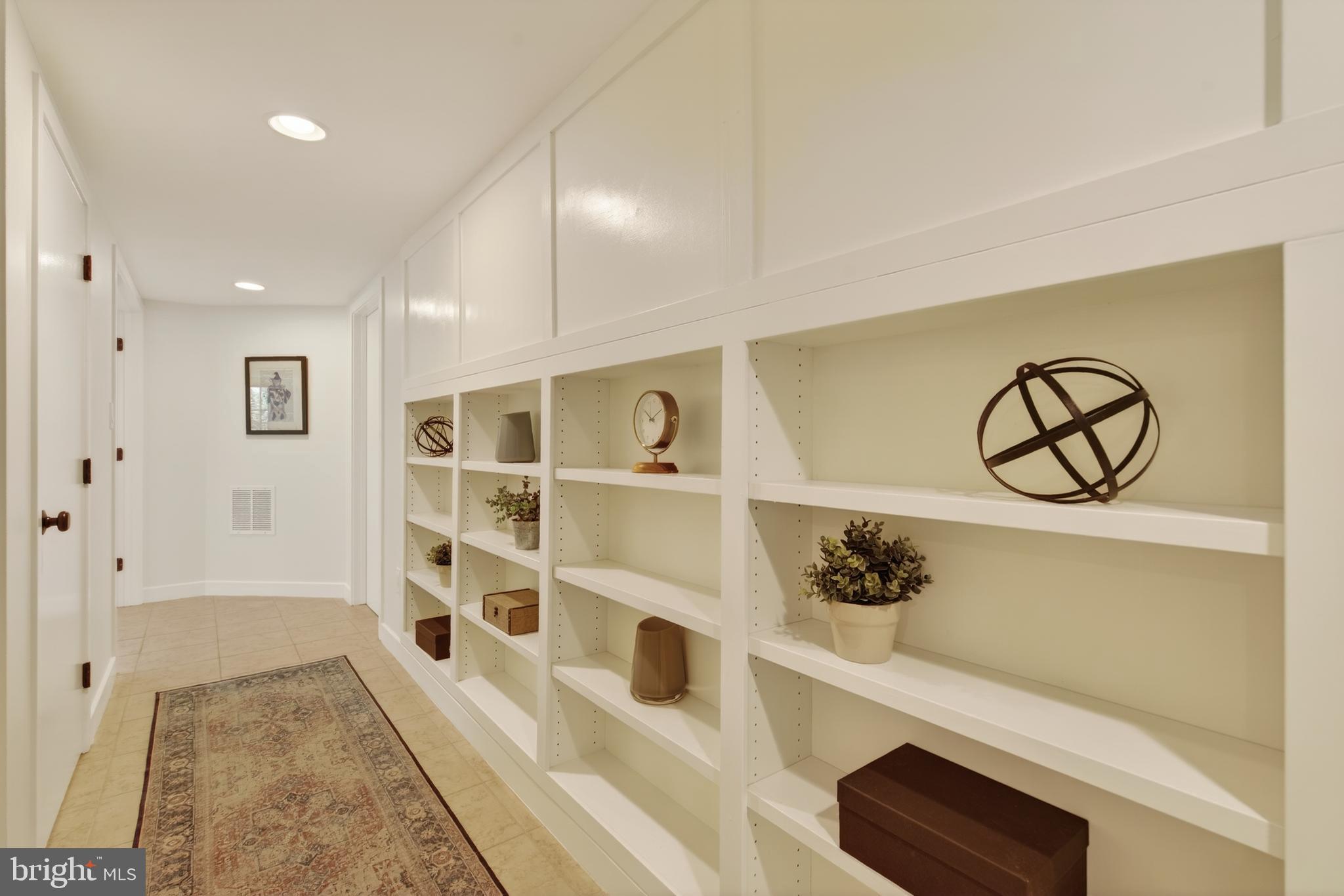 2307 N WAKEFIELD STREET