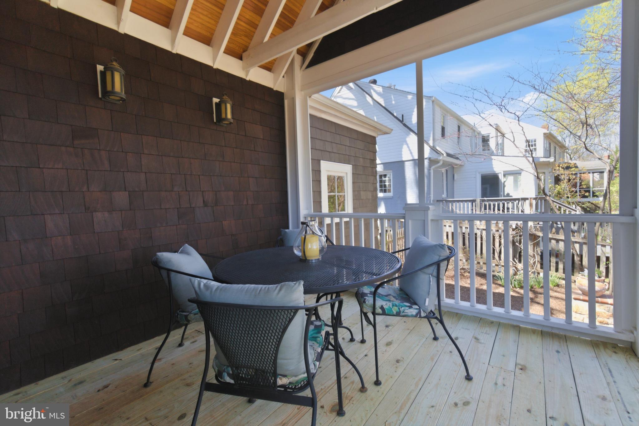 2307 N WAKEFIELD STREET