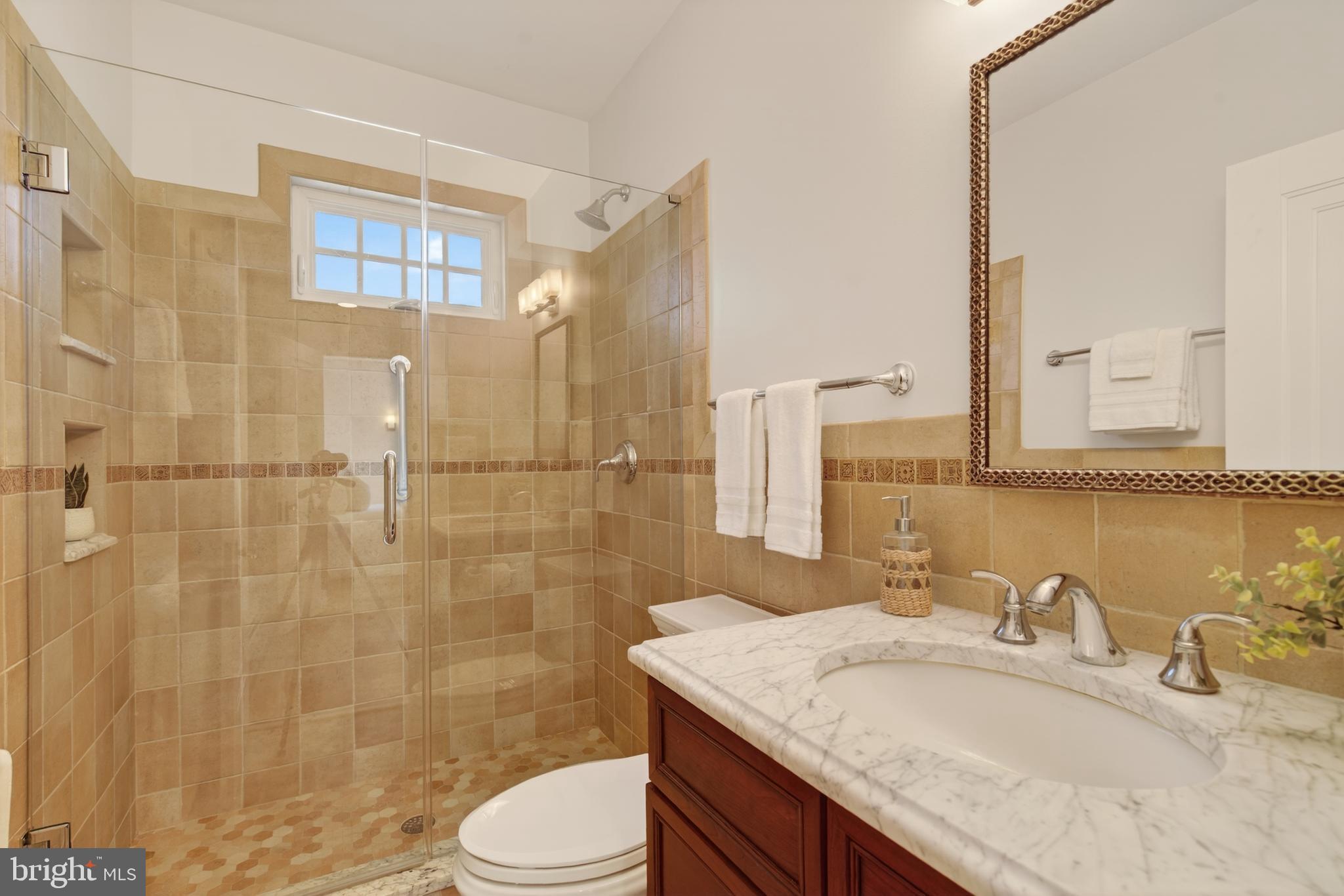 2307 N WAKEFIELD STREET