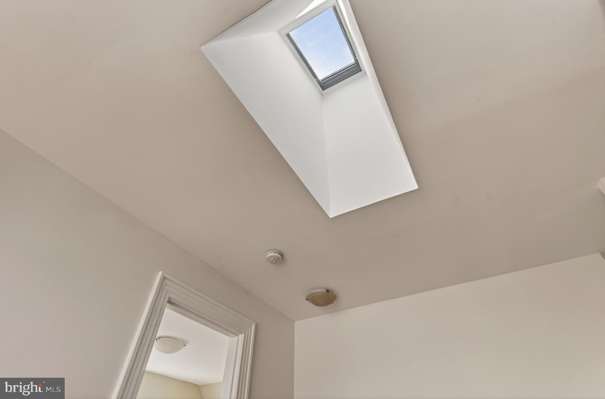 2307 N WAKEFIELD STREET