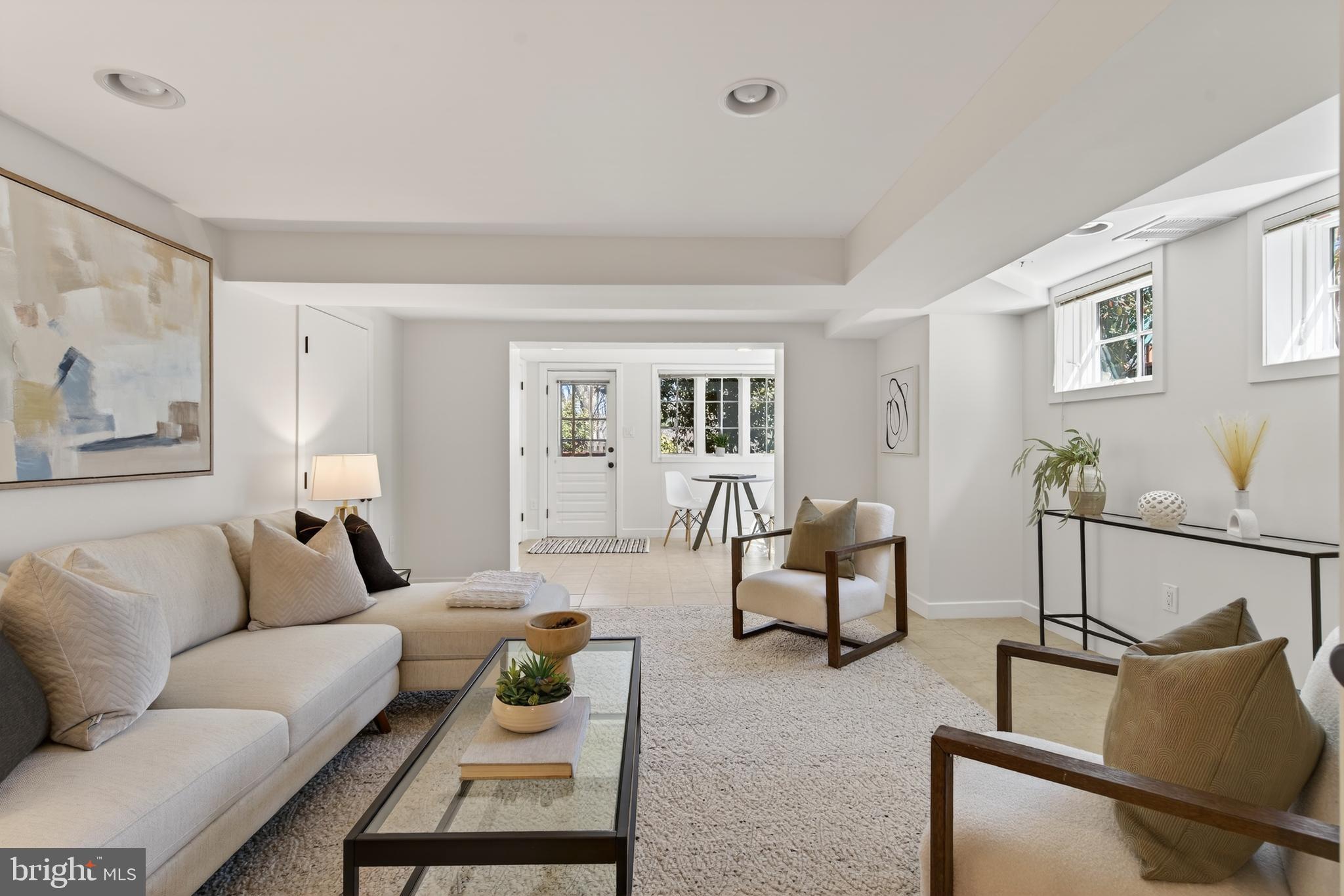 2307 N WAKEFIELD STREET