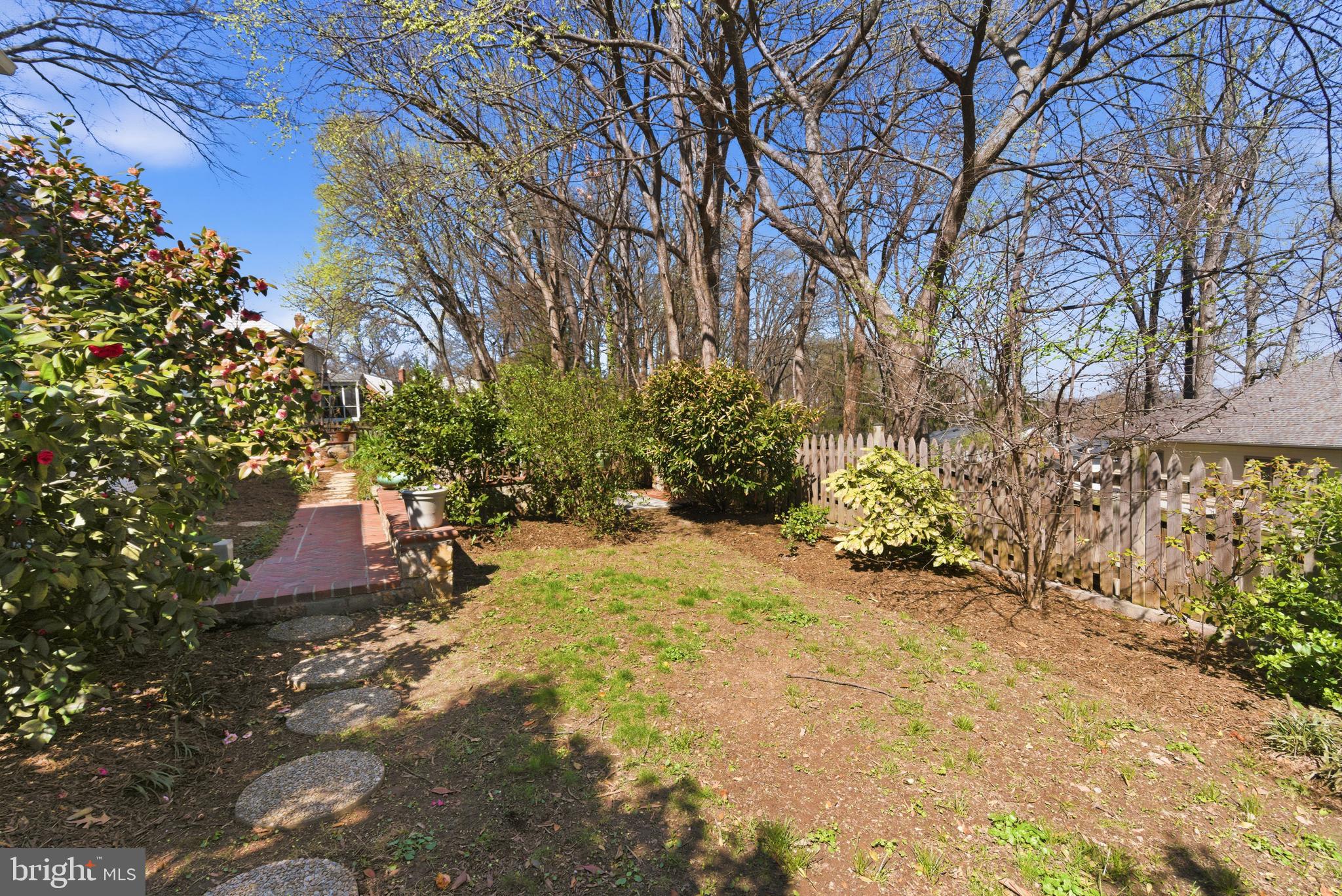 2307 N WAKEFIELD STREET