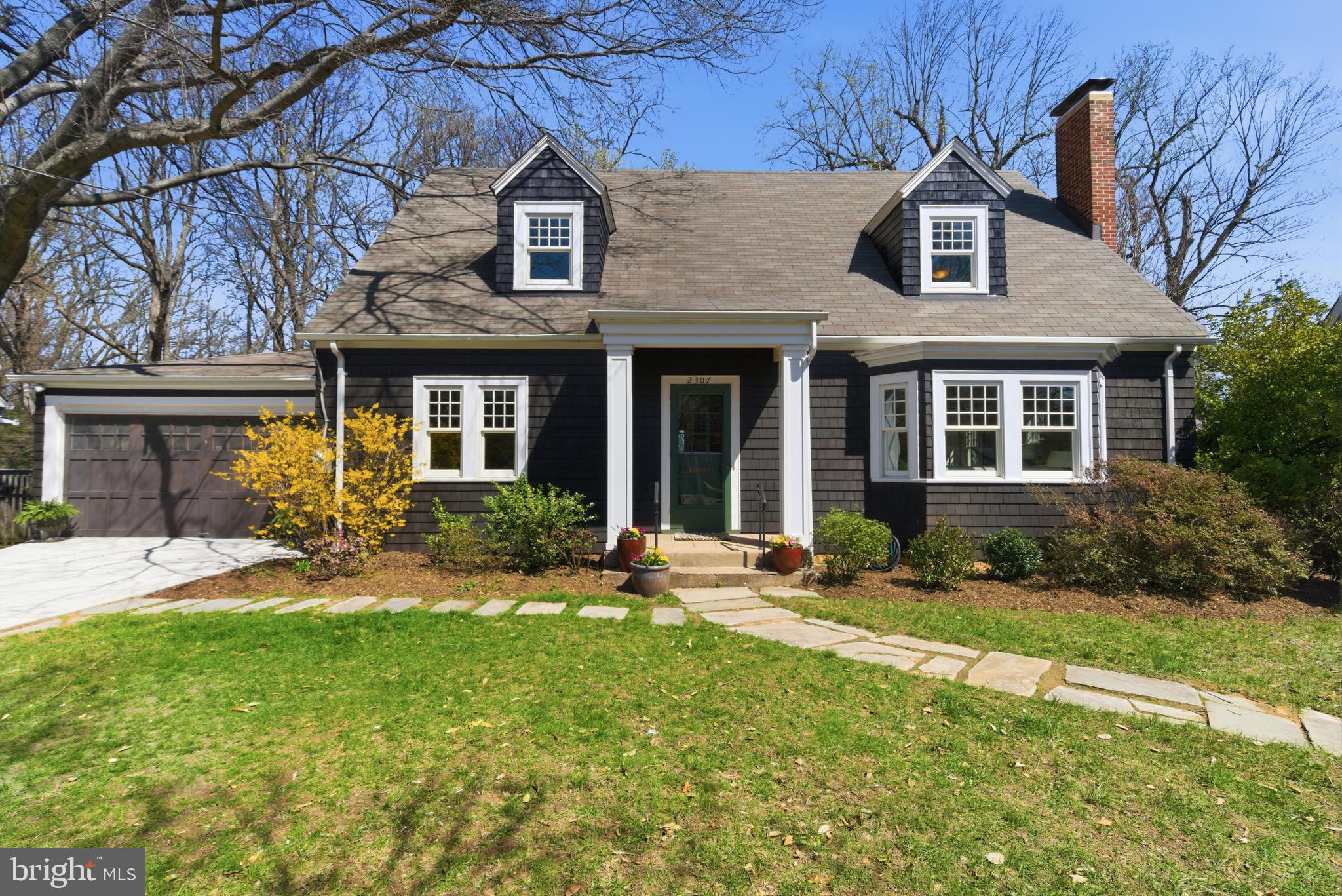 2307 N WAKEFIELD STREET