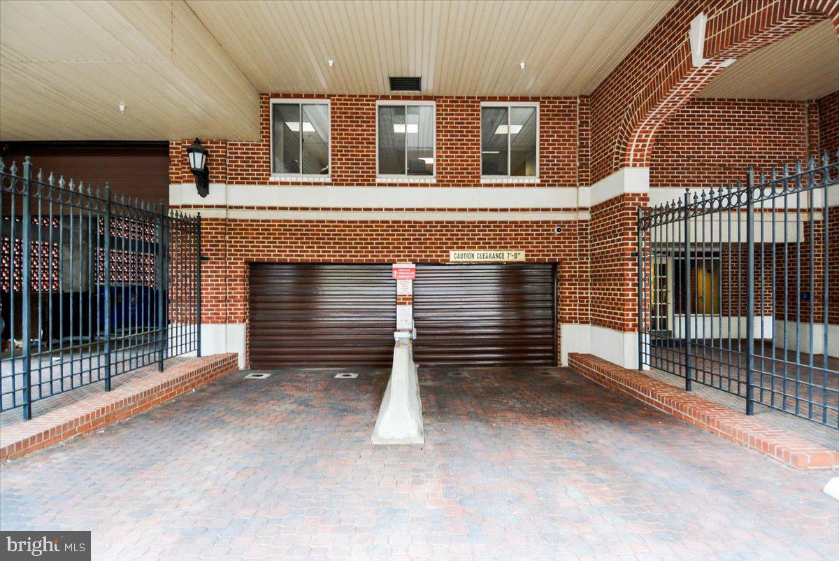 1276 N WAYNE STREET 418