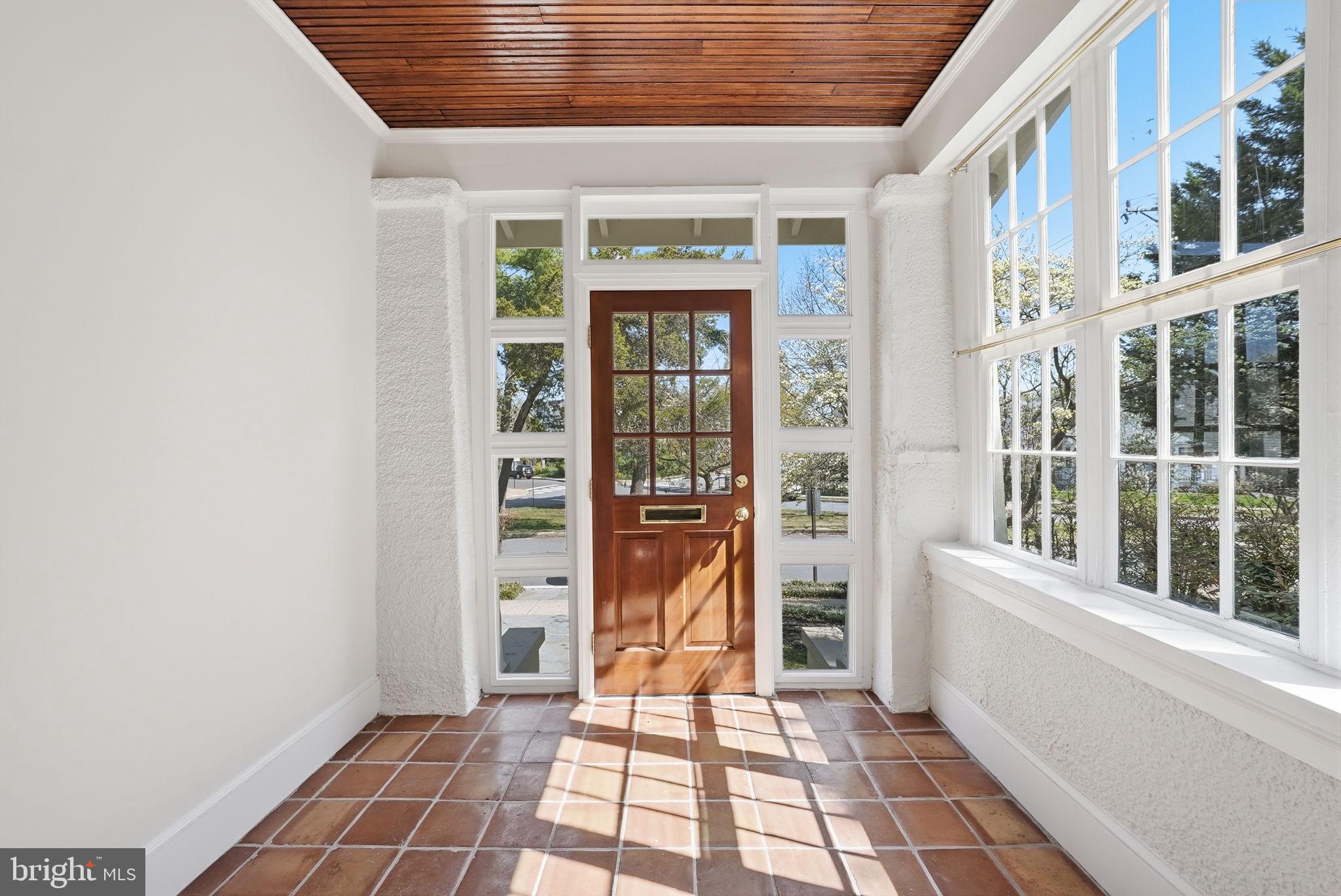 1526 N EDGEWOOD STREET