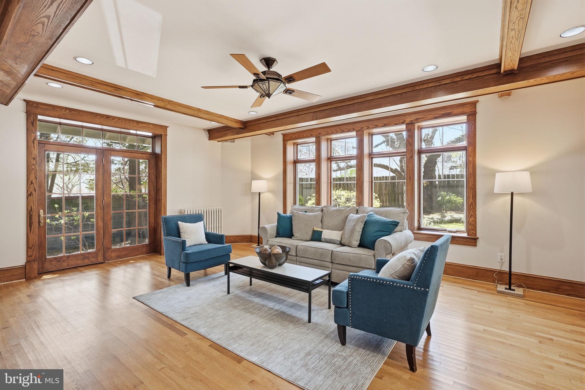 1526 N EDGEWOOD STREET