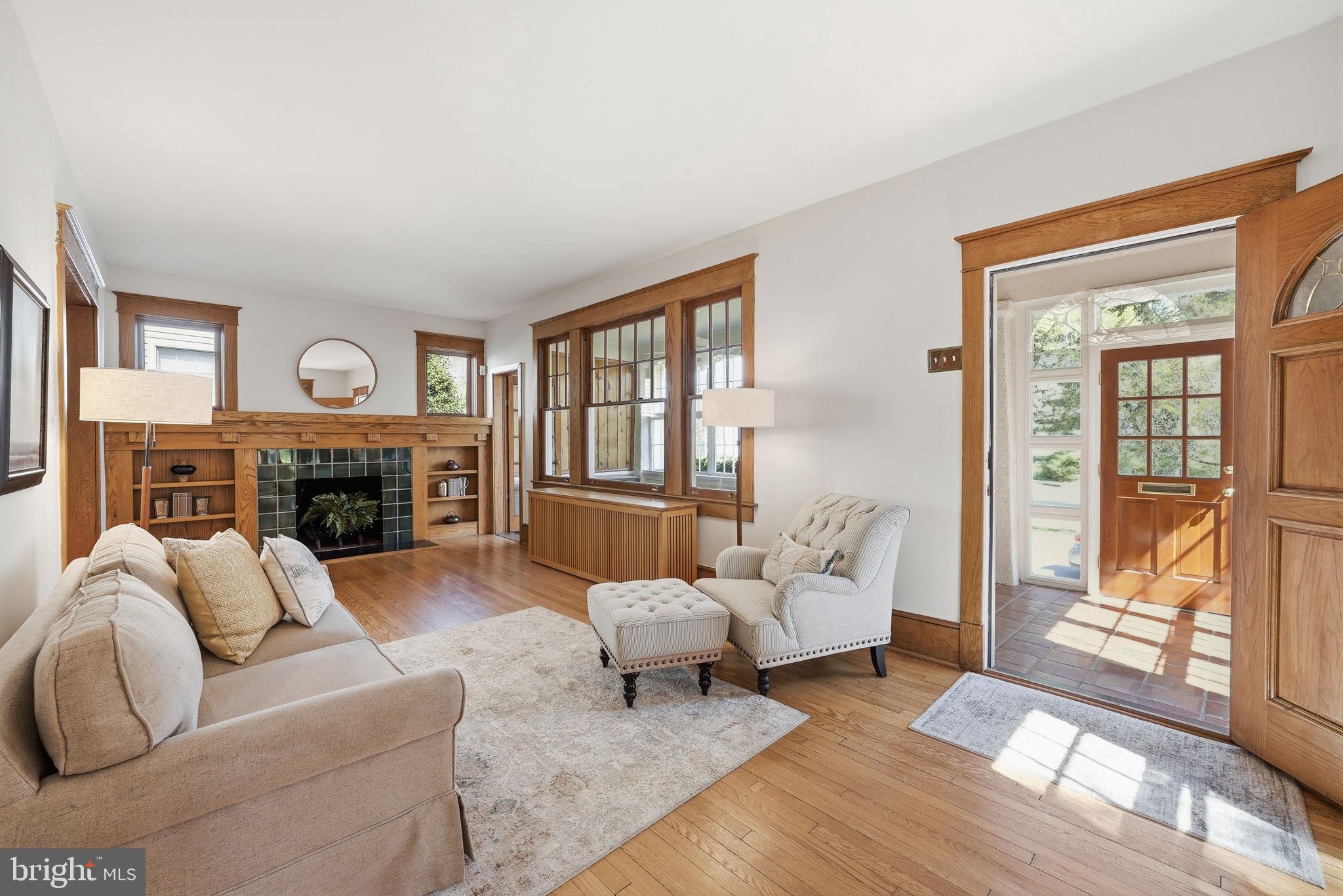 1526 N EDGEWOOD STREET