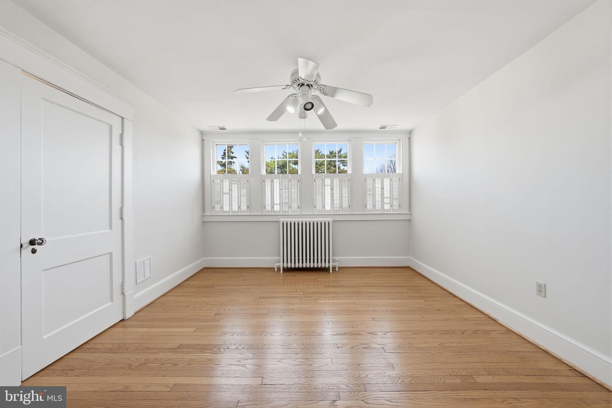 1526 N EDGEWOOD STREET