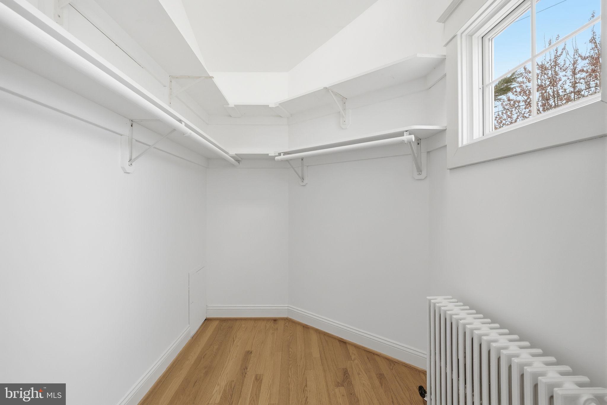 1526 N EDGEWOOD STREET