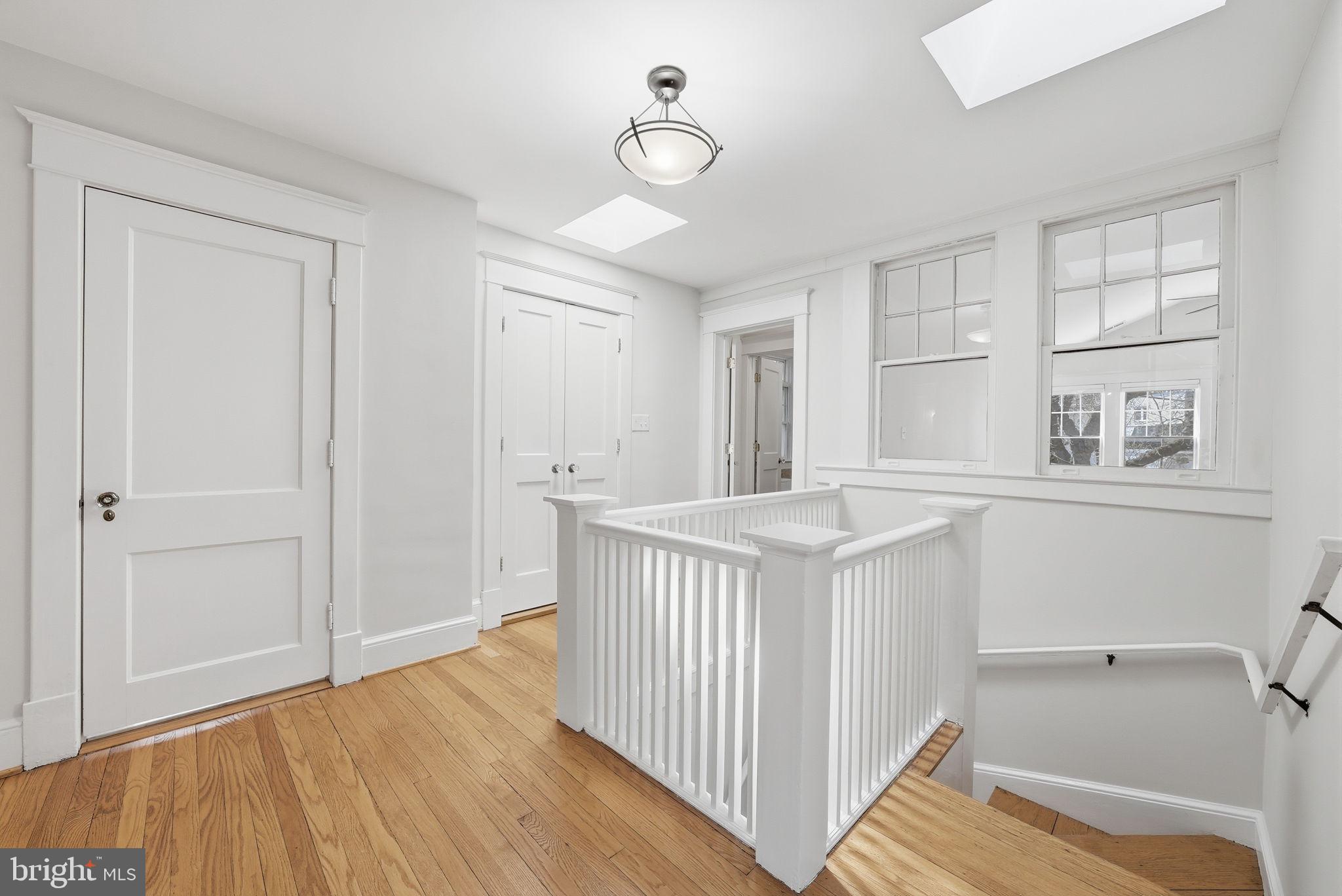 1526 N EDGEWOOD STREET