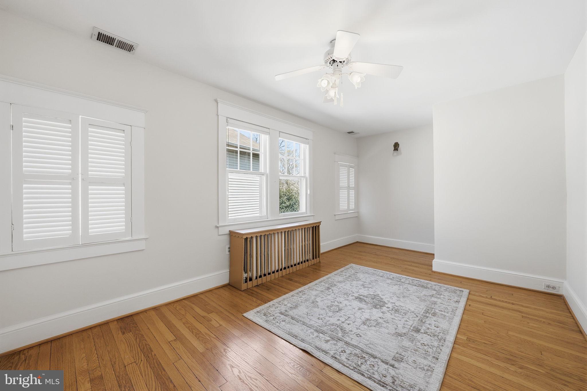 1526 N EDGEWOOD STREET