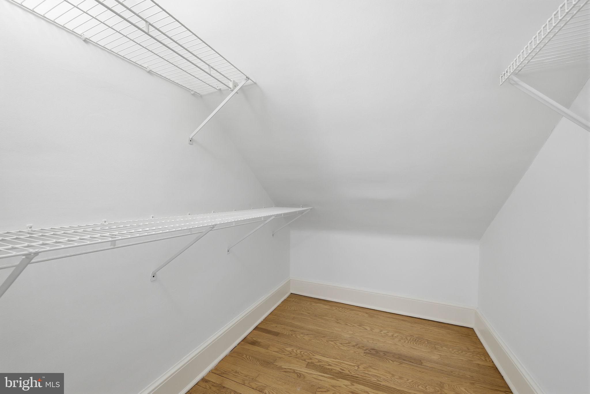 1526 N EDGEWOOD STREET