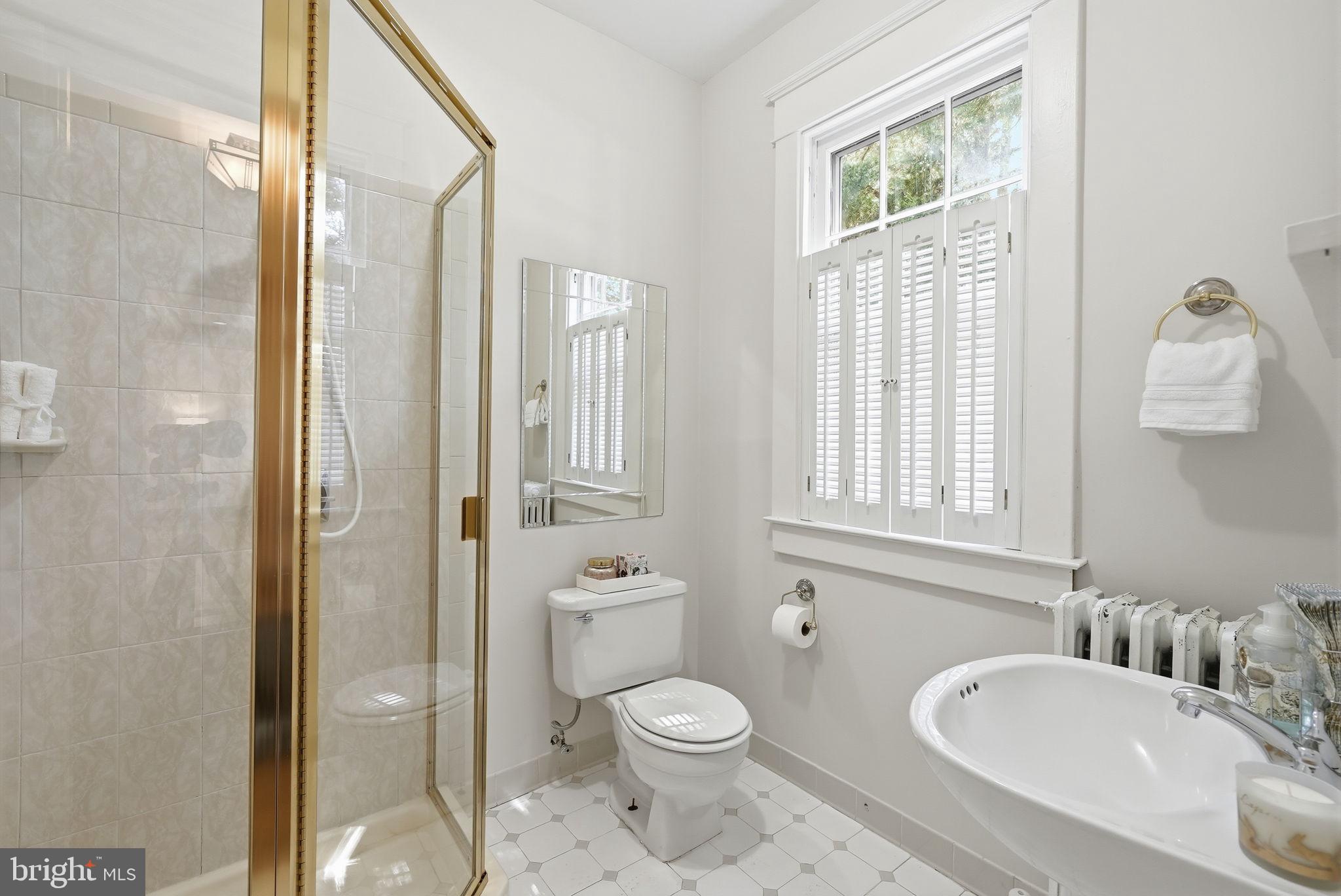 1526 N EDGEWOOD STREET