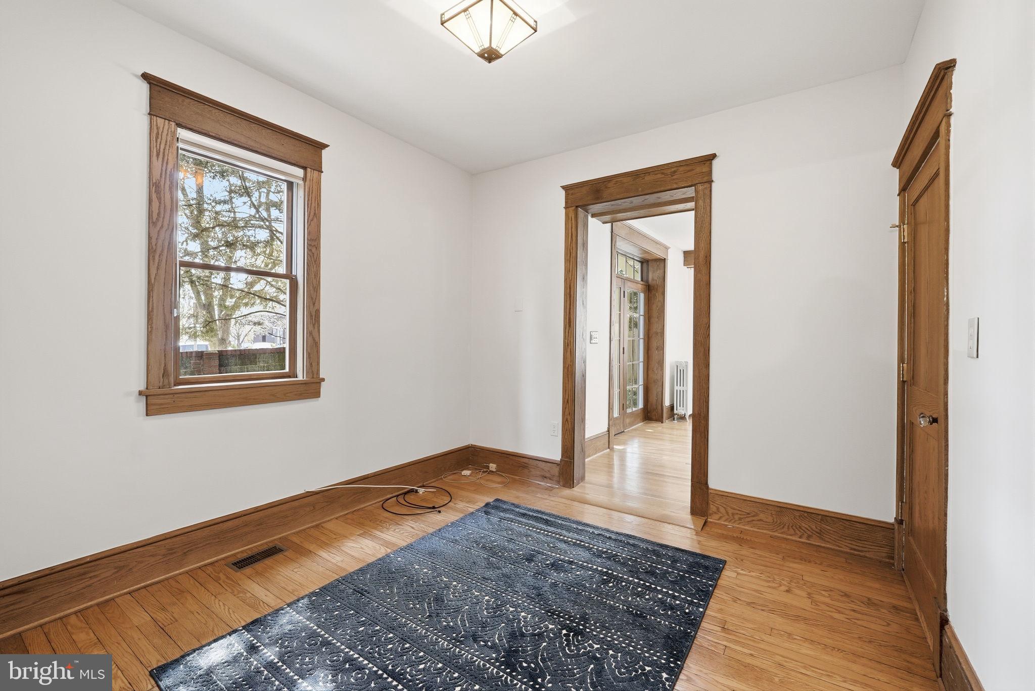 1526 N EDGEWOOD STREET