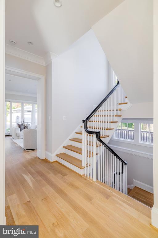 632 N KENMORE STREET