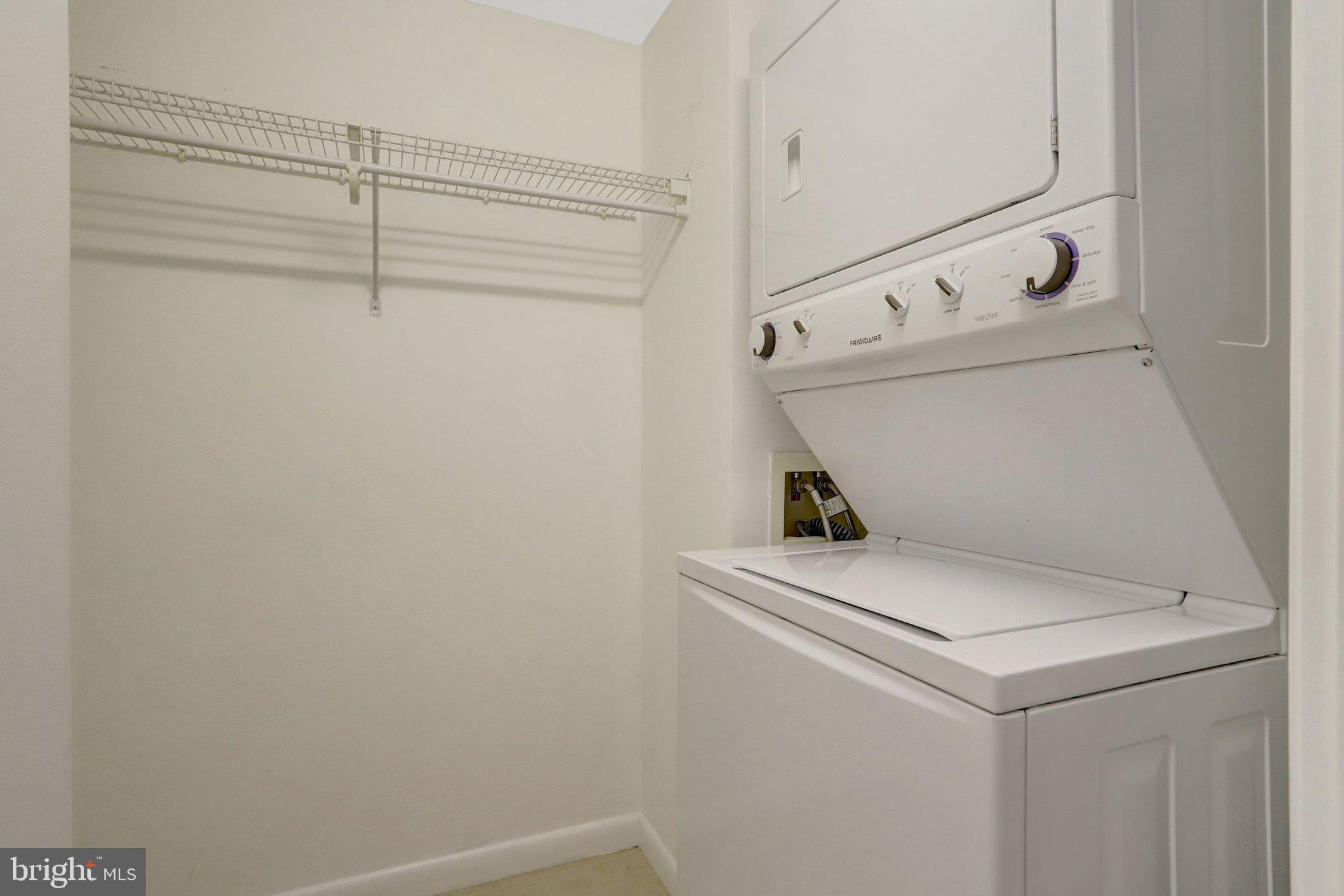 851 N GLEBE ROAD 812