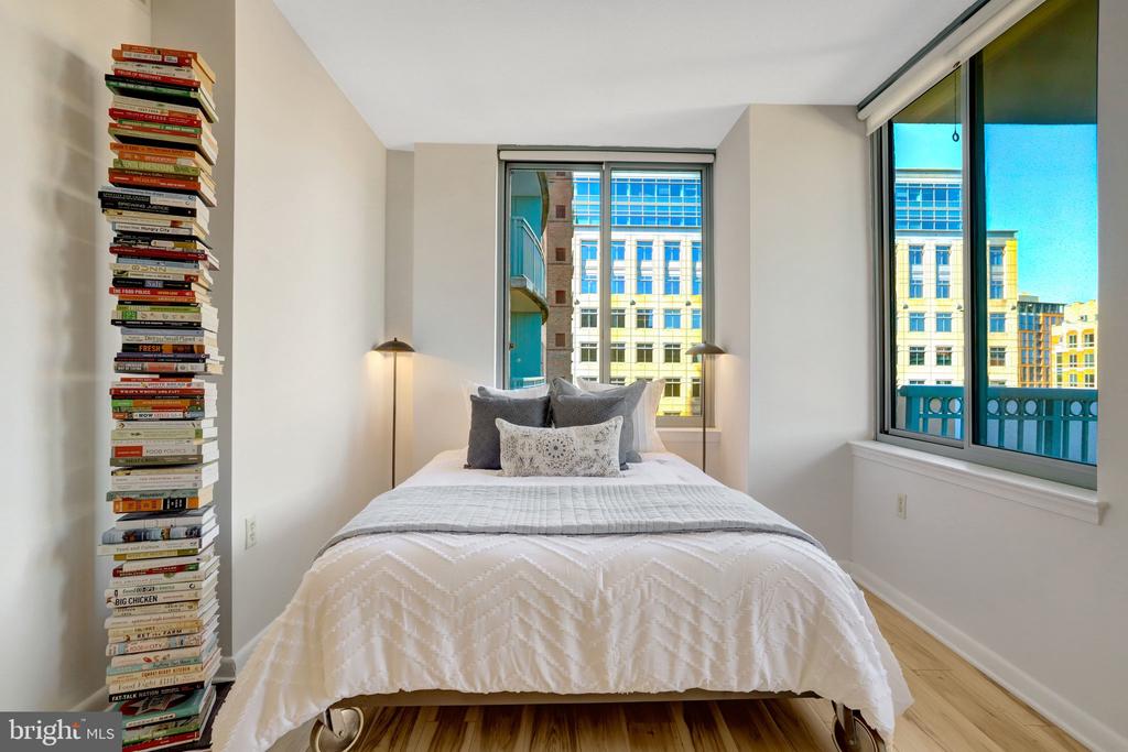 851 N GLEBE ROAD 812
