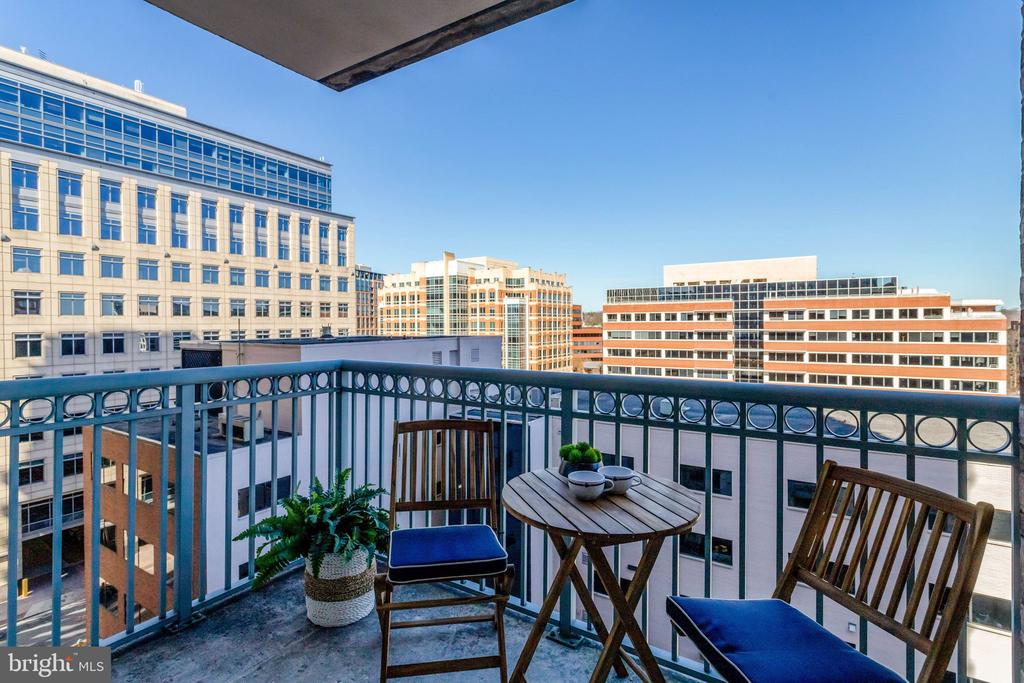 851 N GLEBE ROAD 812