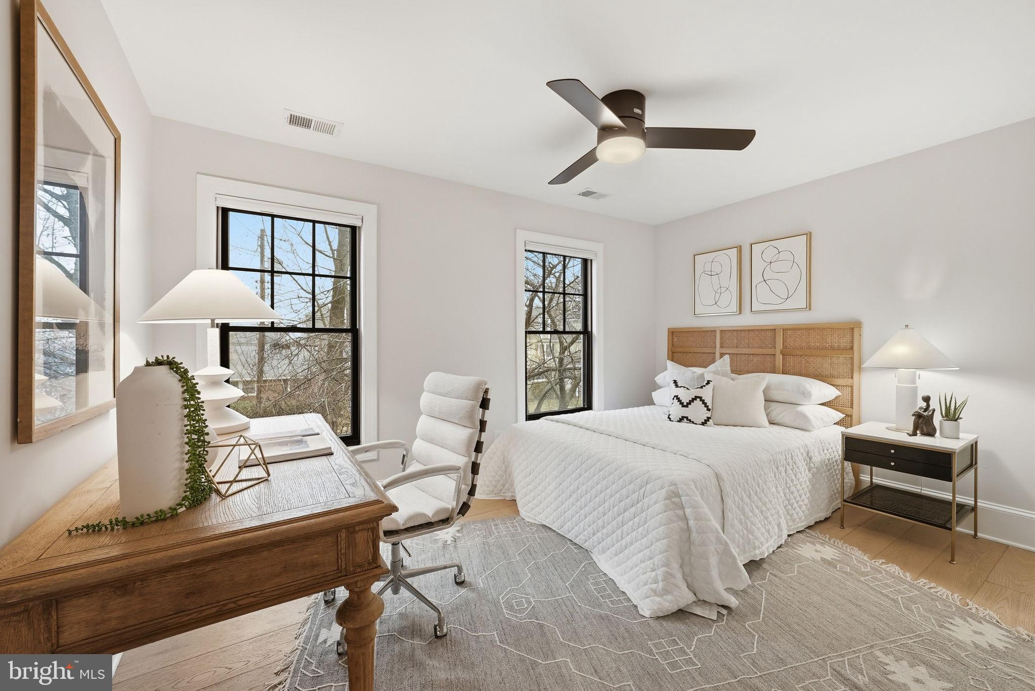 2505 N KENILWORTH STREET