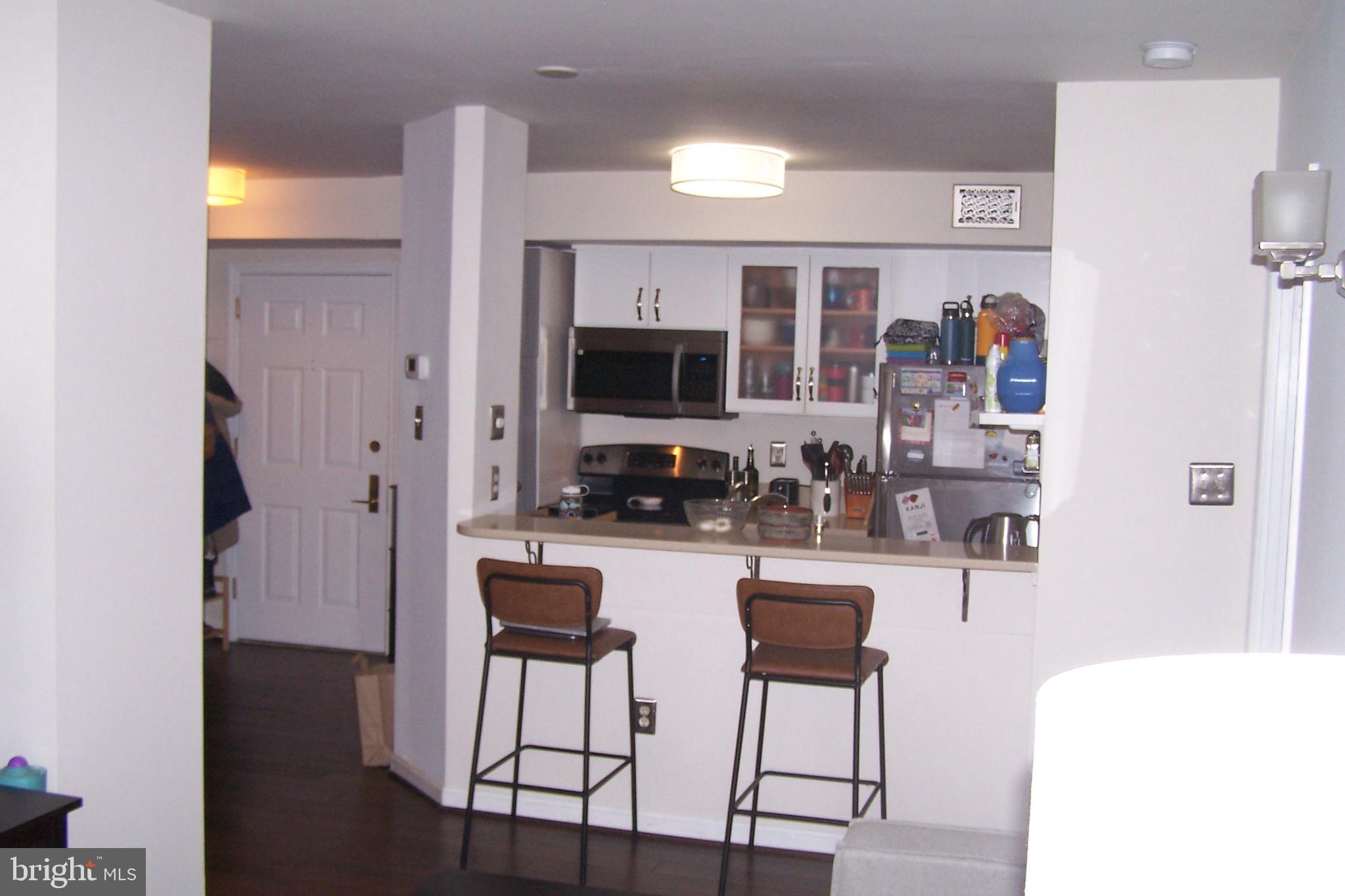 1029 N STUART 405