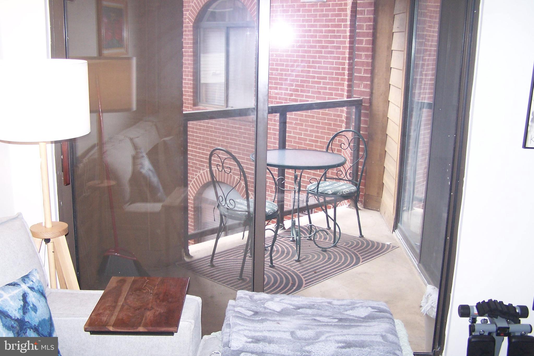 1029 N STUART 405