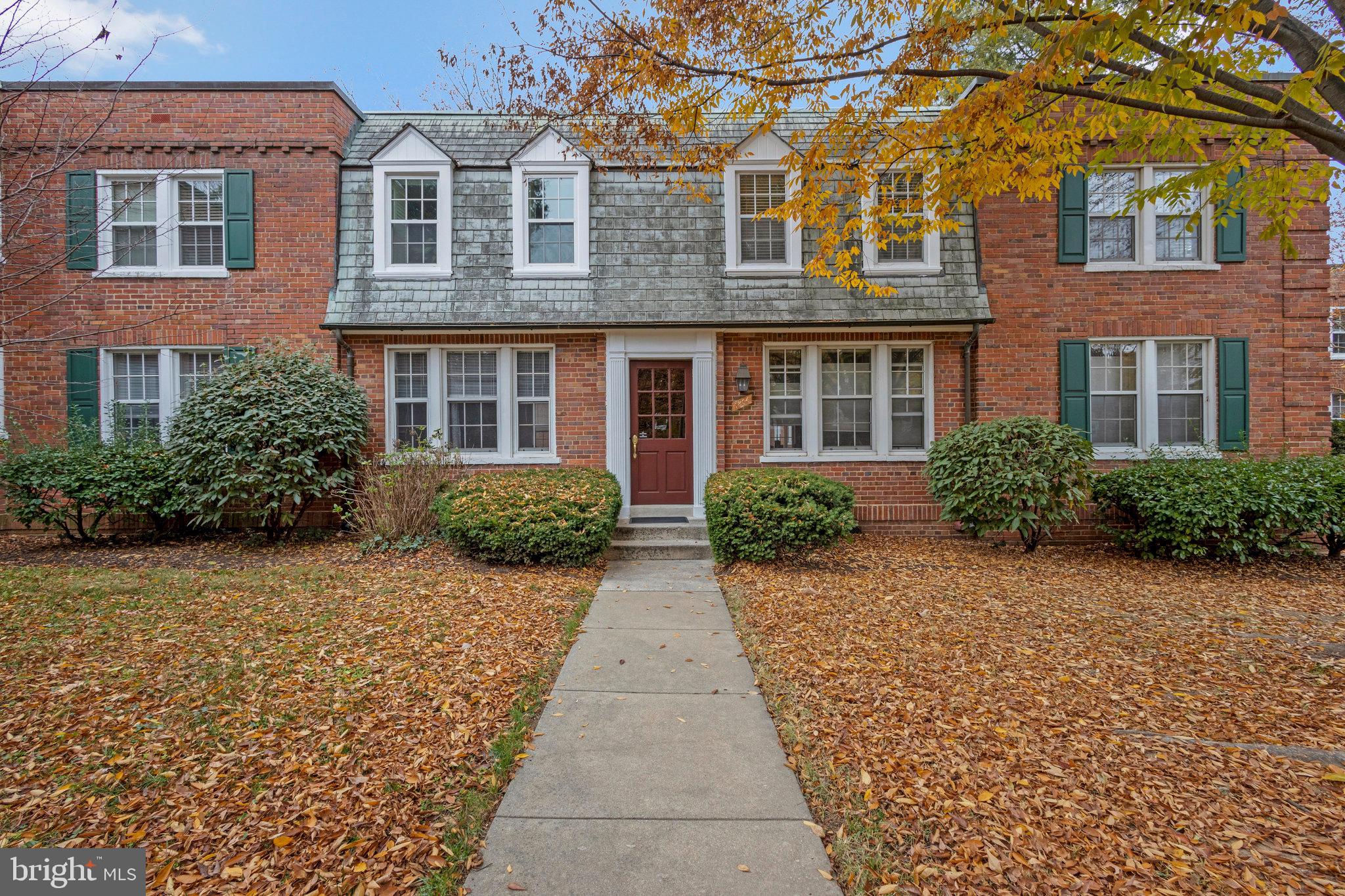 1804 QUEENS LANE 4-207